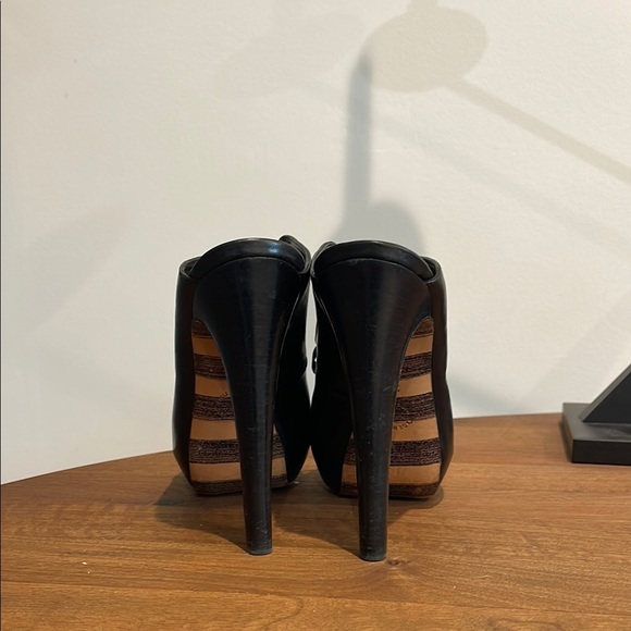 Georgina Goodman Black Women's Leather Peep-Toe Heels - Picture 4 of 6